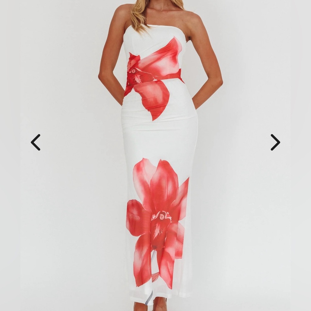 Selfie Leslie Strapless White Dress with Red Floral Design